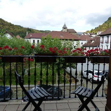 Gaztanbide Apartamento Rural Ochagavia Exterior photo